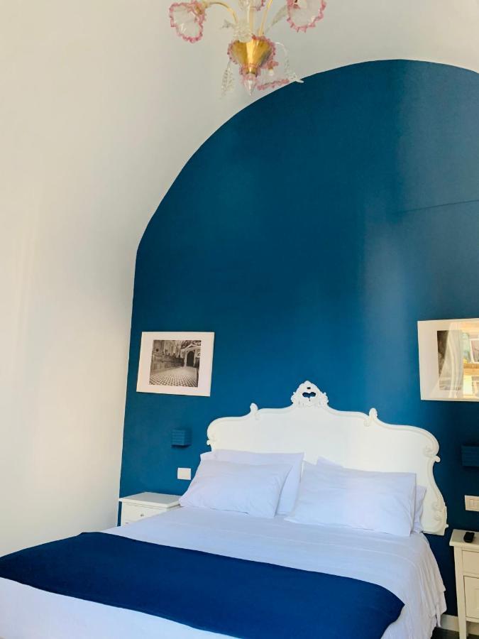 A Casa Di Anna Bed & Breakfast เนเปิลส์ ภายนอก รูปภาพ