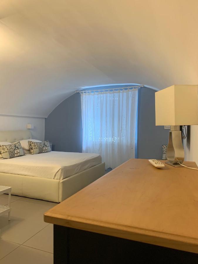 A Casa Di Anna Bed & Breakfast เนเปิลส์ ภายนอก รูปภาพ