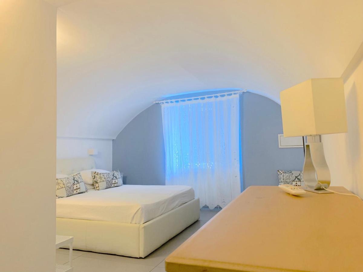 A Casa Di Anna Bed & Breakfast เนเปิลส์ ภายนอก รูปภาพ