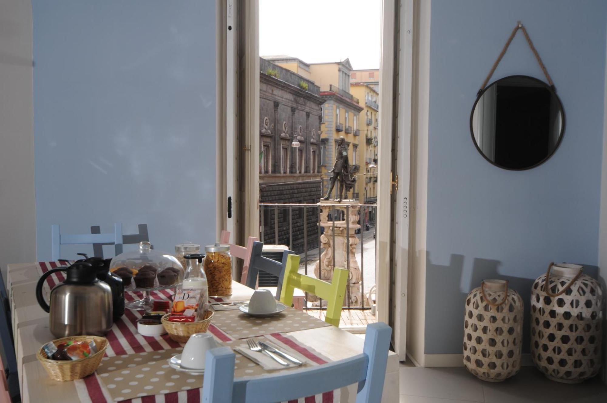 A Casa Di Anna Bed & Breakfast เนเปิลส์ ภายนอก รูปภาพ