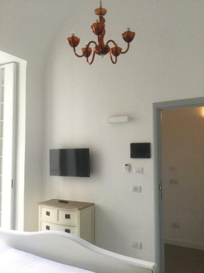 A Casa Di Anna Bed & Breakfast เนเปิลส์ ภายนอก รูปภาพ