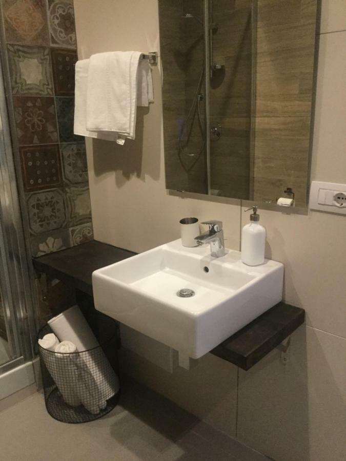 A Casa Di Anna Bed & Breakfast เนเปิลส์ ภายนอก รูปภาพ
